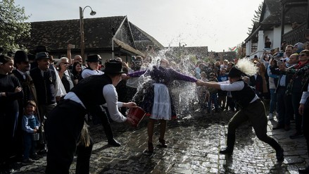 Ilyen volt a hagyományőrző húsvéthétfő Magyarországon – fotók