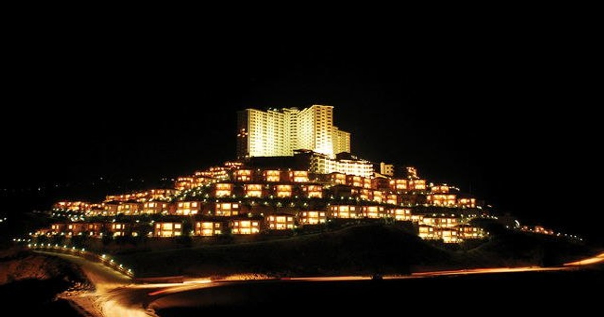 Ghana eyes new route as UAE flight disruptions threaten gold shipments - sources say