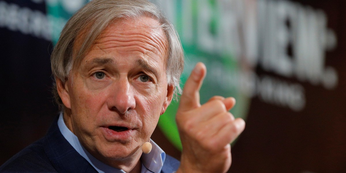 Ray Dalio to założyciel i obecny CIO Bridgewater Associates, pionier algorytmów inwestycyjnych