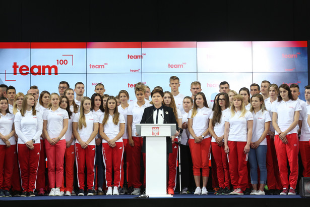 Po 40 tysięcy rocznie dla młodych sportowców. Premier Szydło i minister Bańka zaprezentowali program "Team 100"