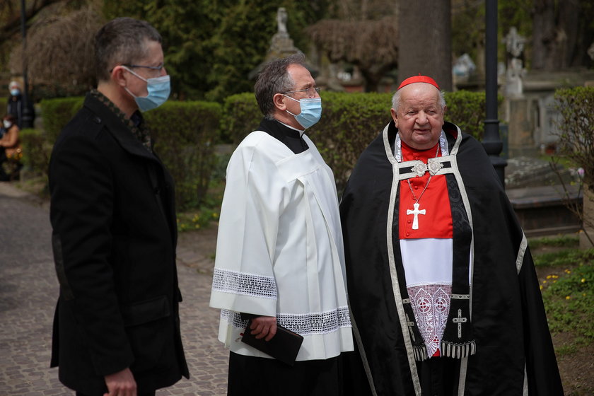 Kraków. Pogrzeb prof. Mirosława Handke na Cmentarzu Rakowickim w Krakowie