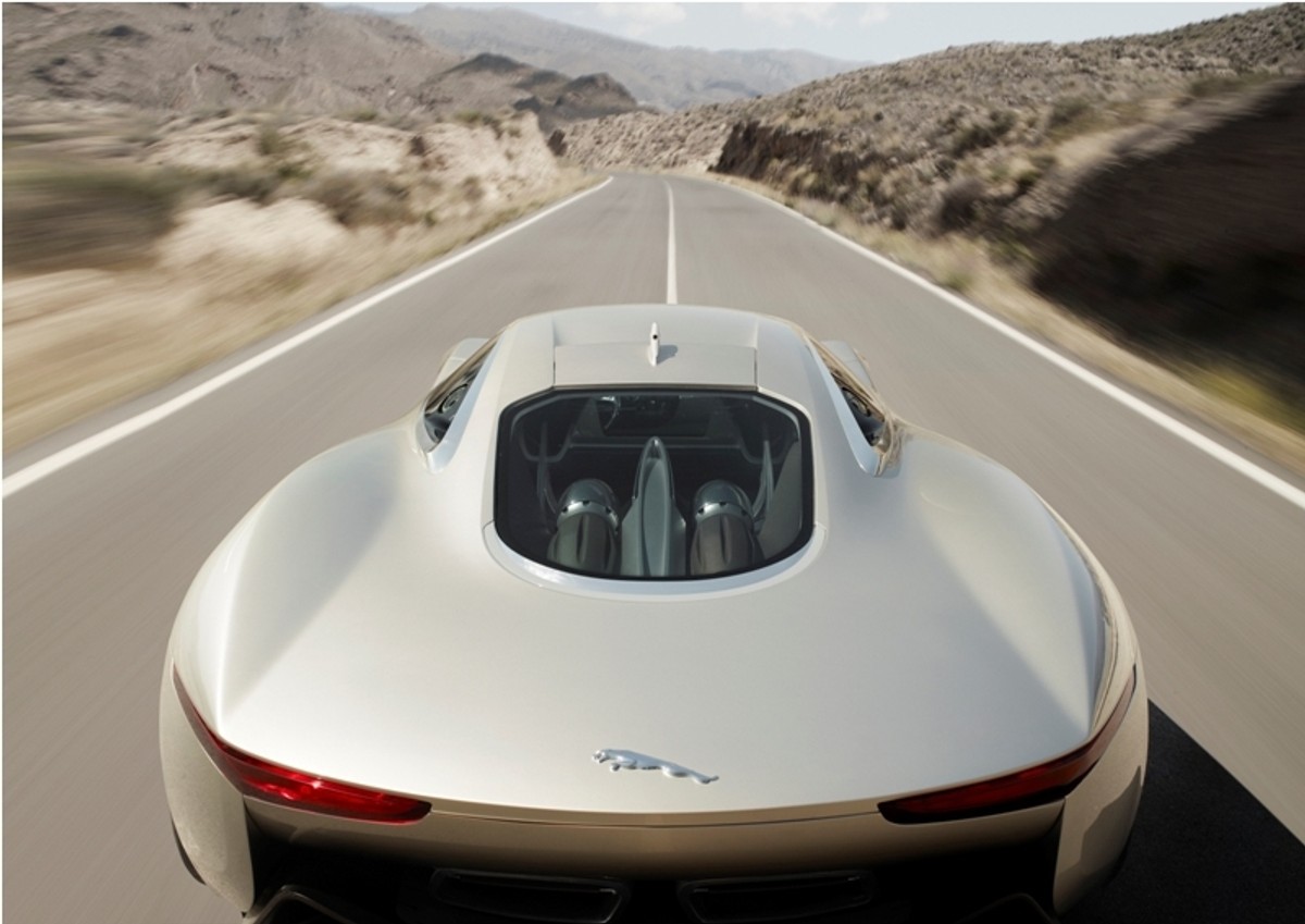 Jaguar C-X75 DRIVE CONCEPT z tyłu