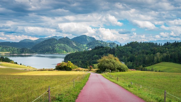 Velo Czorsztyn. Widok na Pieniny z rowerowego szlaku