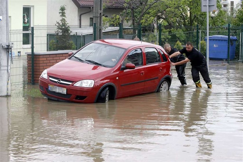 Warszawa podtopiona po deszczu