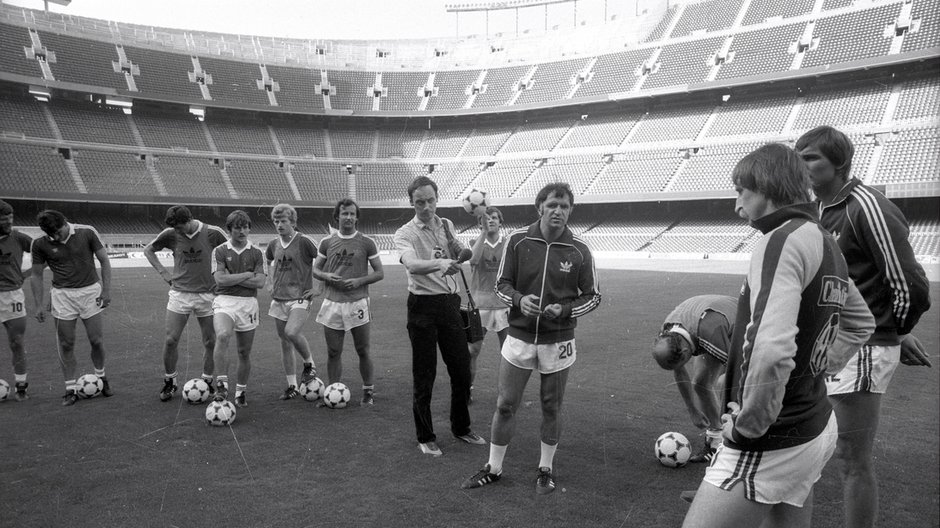 Trening polskiej reprezentacji na stadionie Nou Camp przed meczem z Belgią