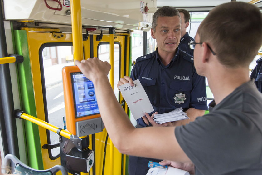 Specjalny tramwaj ostrzegający przed cyberprzemocą jeździ po Poznaniu