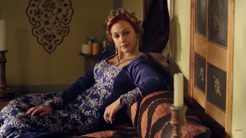 Meryem Uzerli jako sułtanka Hurrem.