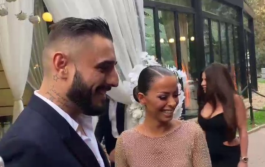 Darko Lazić sa devojkom, a u pozadini Ana Sević