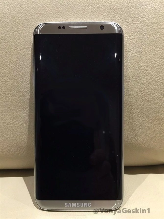 Samsung Galaxy S8 na kolejnym zdjęciu