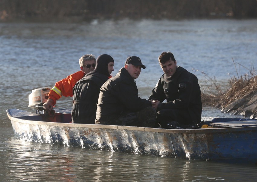 Ronioci pretražuju Tamiški kej