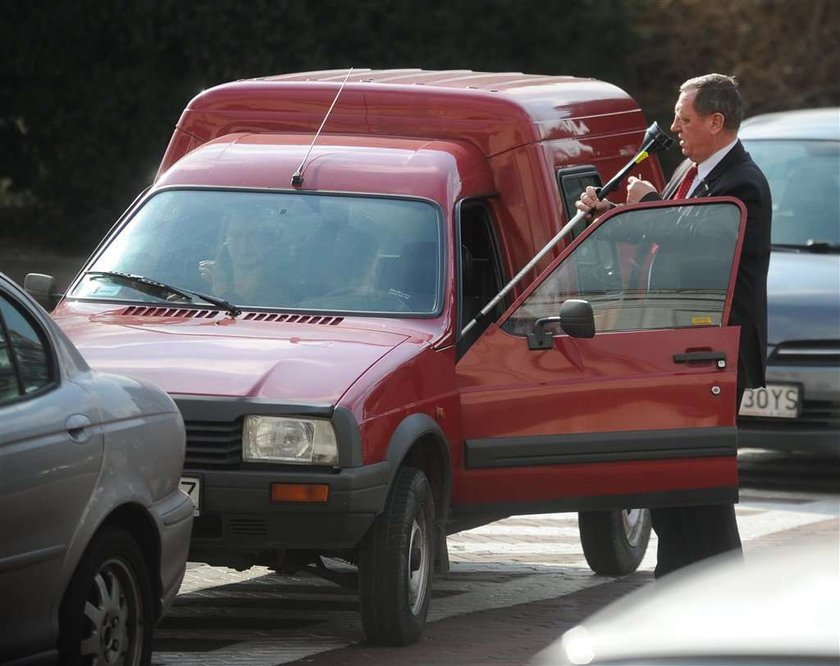 Czym jeździ były minister i profesor z PiS? ZOBACZ!