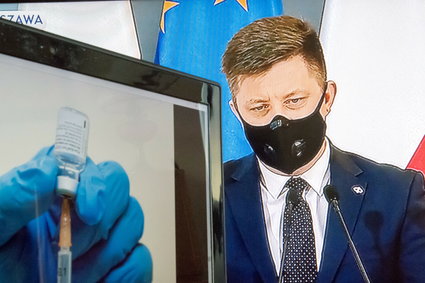 "Nie mamy już wolnych szczepionek i terminów". Minister Dworczyk o szczepieniach dla seniorów