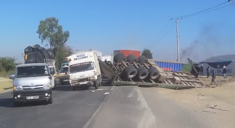 Gruesome accident as Trailer rams into Matatu along Nakuru Highway