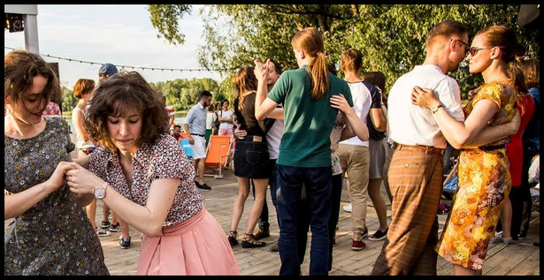 Let's swing! Potańcówki nad Wisłą w starym, amerykańskim stylu