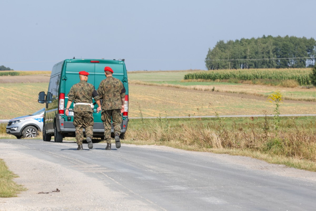 Wojsko przeszukuje okolice miejsca upadku drona w celu odnalezienia części statku