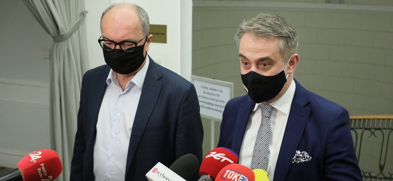 "Każda trumna, każda śmierć, każda rodzinna rozpacz to wina tego rządu"