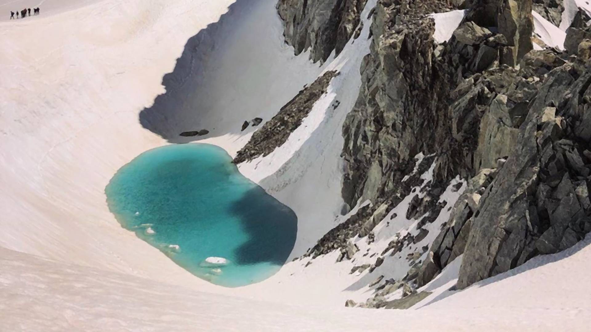 "To alarmujący znak zmian klimatycznych". Alpinista odkrył jezioro na wysokości ponad 3 tys. metrów
