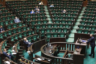 Burzliwa dyskusja w Sejmie wokół informacji o działalności IPN