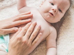 Nie zgaduj - zaobserwuj! 5 oznak prawidłowo funkcjonującego brzuszka niemowlęcia