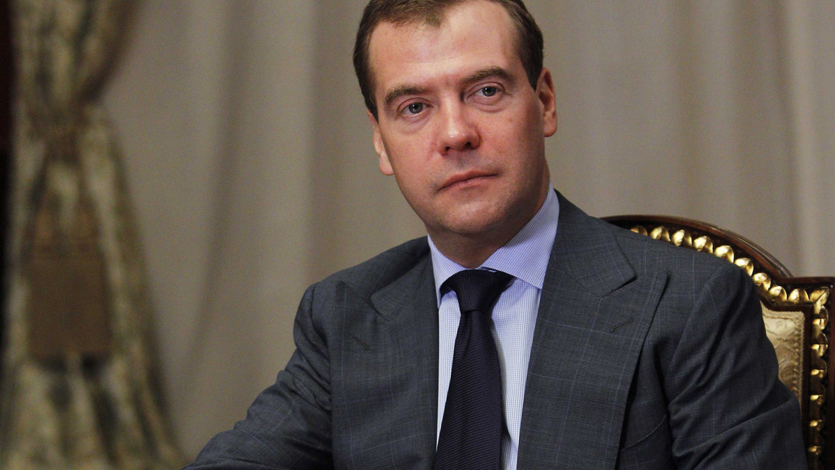 Prezydent Rosji Dmitrij Miedwiediew ułaskawił w poniedziałek, na dwa tygodnie przed opuszczeniem Kremla, Siergieja Mochnatkina, który został skazany w czerwcu 2010 roku na dwa i pół roku łagru za rzekome pobicie funkcjonariusza sił specjalnych milicji OMON.