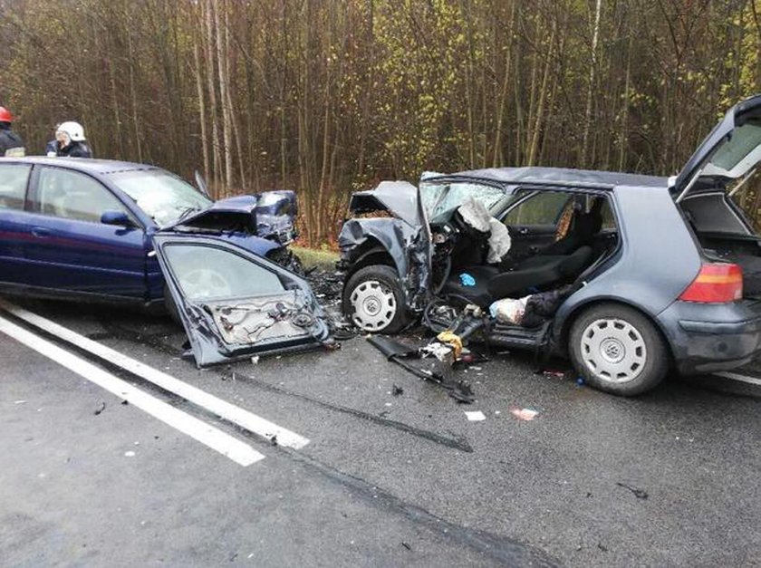 Tragedia pod Szczytnem. Jedna osoba nie żyje, wiele rannych