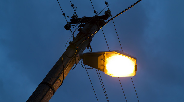 Sötétébe borultak az utcák az új lámpák fényében (illusztráció) / Fotó: Northfoto