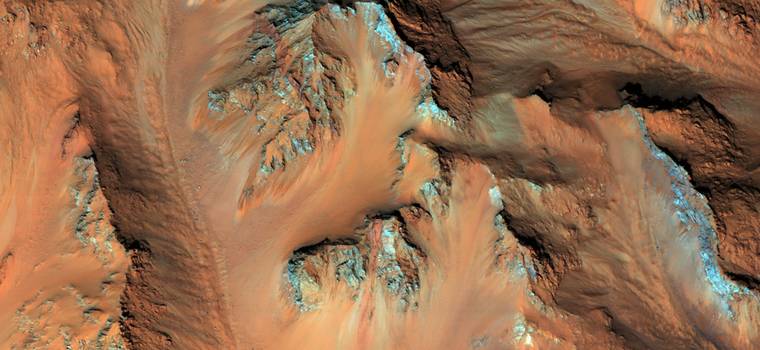 Mars uchwycony na nowych zdjęciach satelitarnych. Obrazy powierzchni są niesamowite