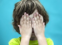 Rodzina zastepcza jak z koszmaru. "Matka" głodziła i zamykała w garażu