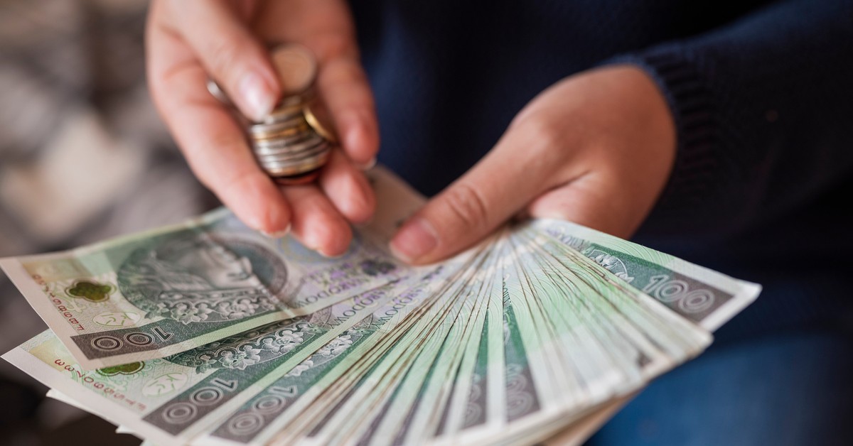 2000 zł od ZUS dla seniorów po 60. roku życia bez choćby jednego dnia. Komu się należy?