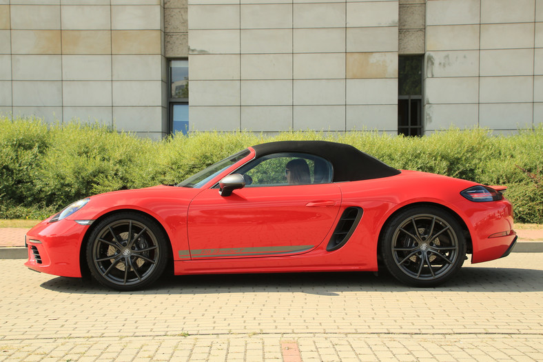 Porsche 718 Boxster T