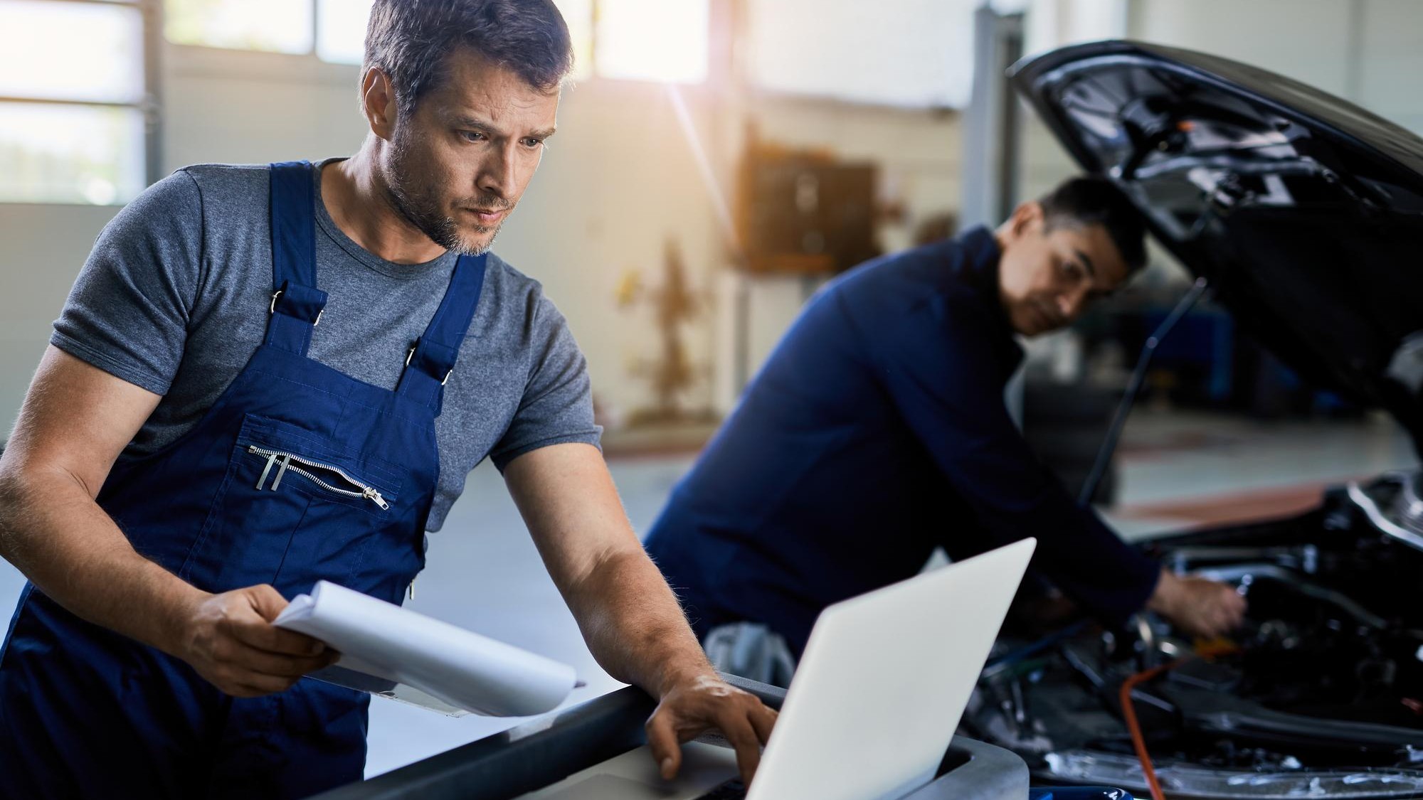 Európska únia chce ročnú technickú kontrolu pre autá staršie ako 10 rokov.