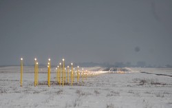 Wyremontują pas w trzy miesiące? Ruszyły prace na lotnisku w Modlinie