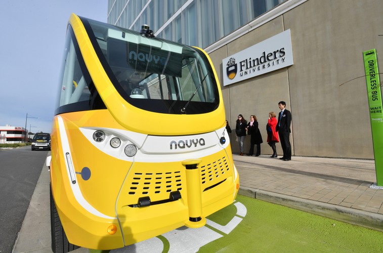 Pojazd zostanie zadokowany w garażu doładowującym energię słoneczną, który wkrótce zostanie wybudowany w pobliżu budynku administracyjnego Mitsubishi. Bezpłatny garaż solarny będzie również dostępny dla osób chcących naładować własne pojazdy elektryczne.