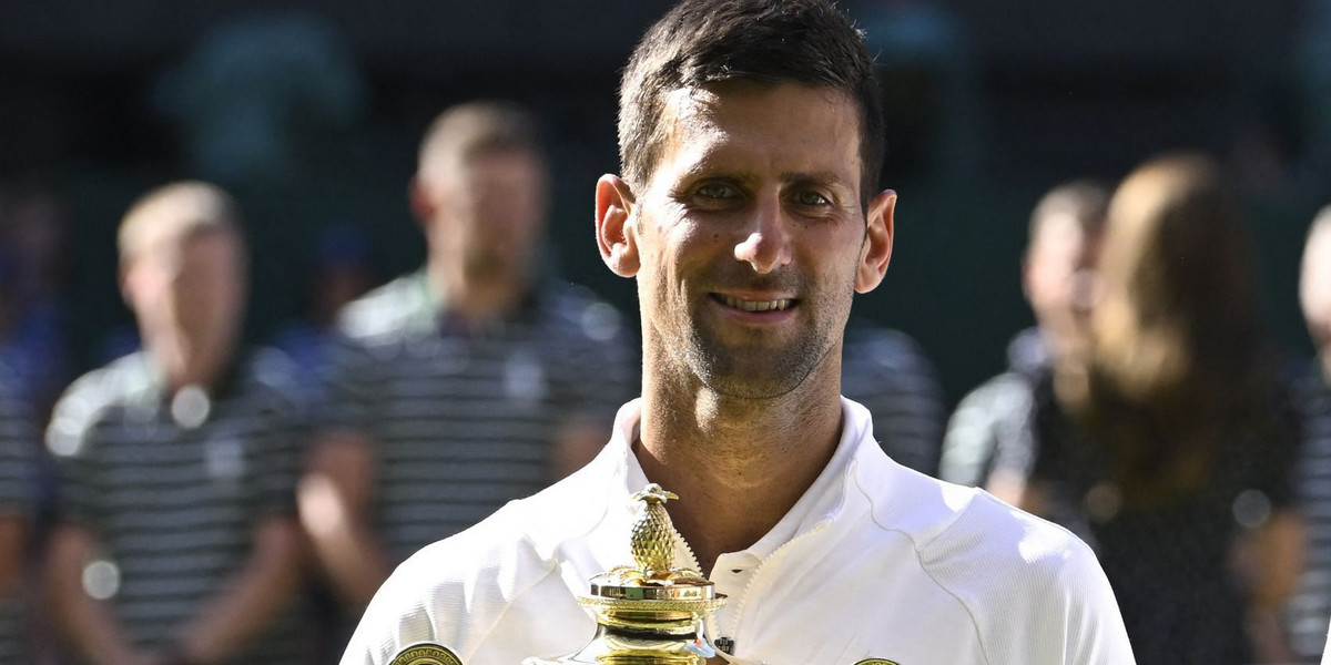Gdy Brytyjczycy pozwolili Novakovi Djokoviciowi (35 l.) grać w Wimbledonie mimo braku szczepień, spisał się pięknie - wygrał turniej. Wciąż ma nadzieję, że wystąpi i w Nowym Jorku