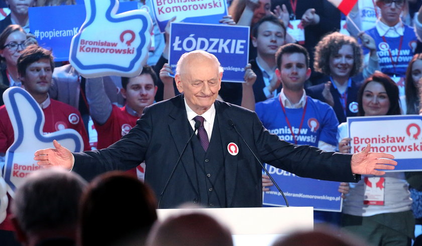 Władysław Bartoszewski na konwencji Bronisława Komorowskiego w Warszawie.