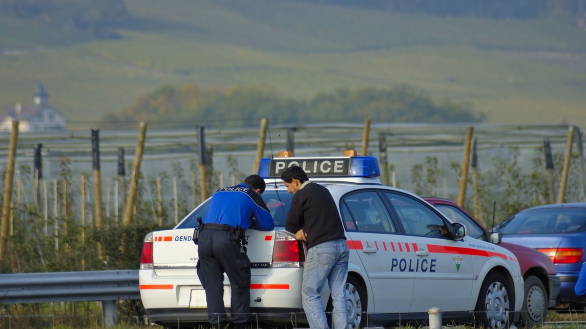 Švajcarska policija - ilustracija