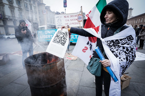 Demonstracja przeciwników paszportów covidowych