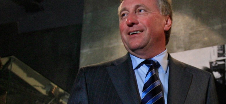 Premier podsłuchiwany na kortach. Policja wyjaśnia, kto słuchał