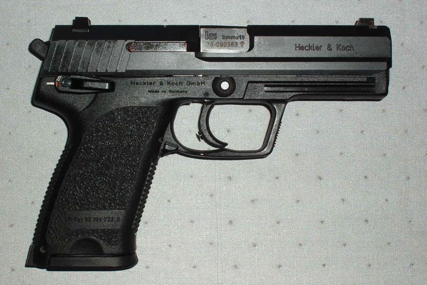 Pistolet Heckler & Koch – to z takiej broni strzelił do siebie gen. Sławomir Petelicki (†66 l.)