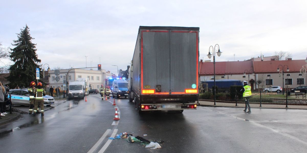 Tragedia na przejściu dla pieszych. Ciężarówka potrąciła seniorkę.