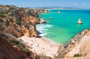 Epidemia i praca z domu sprawiły, że Portugalczycy o wiele chętniej kupują domy na wsi