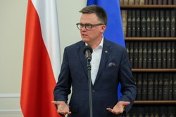 Afera Collegium Humanum. Szymon Hołownia grozi pozwem