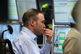 Warszawskie indeksy w dół