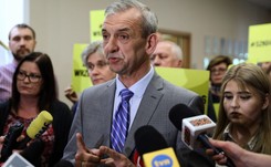 Część nauczycieli w szoku po decyzji prezesa ZNP. 'Broniarz musi odejść, zdradził nas'