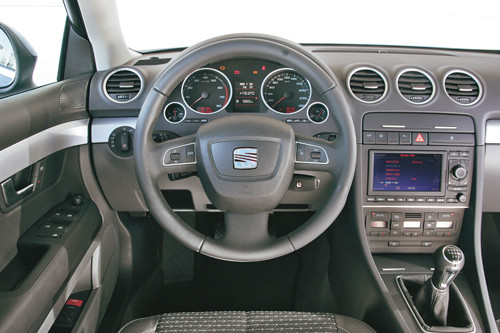 Seat Exeo kontra Skoda Superb, Audi A4 i Volkswagen Passat - Wszystko zostaje w rodzinie. Porównanie 4 limuzyn
