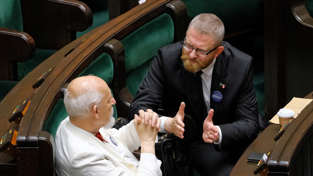 Konfederacja zgłasza zabawną poprawkę. Wyśmiewa Jadwigę Emilewicz