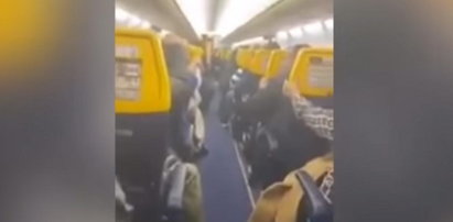 Horror na pokładzie Ryanaira. Pasażerowie wymiotowali i modlili się, by wyjść z tego cało