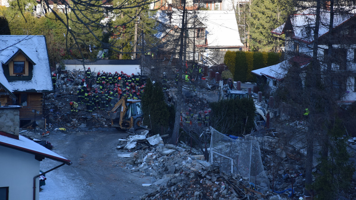 8 stycznia bielski sąd okręgowy rozpatrzy zażalenia na postanowienia dotyczące aresztów tymczasowych wobec wszystkich trzech podejrzanych w sprawie katastrofy domu w Szczyrku, w której zginęło 8 osób. Posiedzenie będzie niejawne.