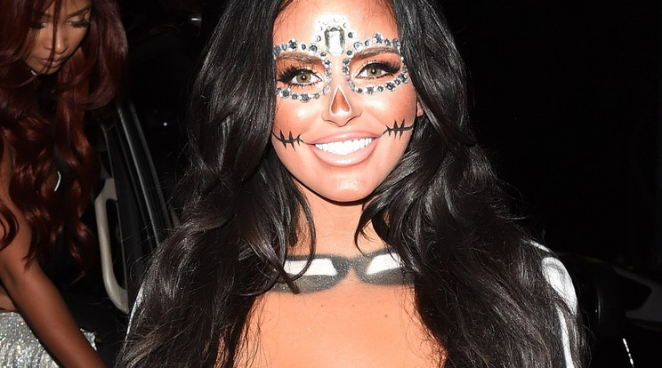 Abigail Ratchford dobta a melltartót az estére / Fotó: Profimedia - Reddot