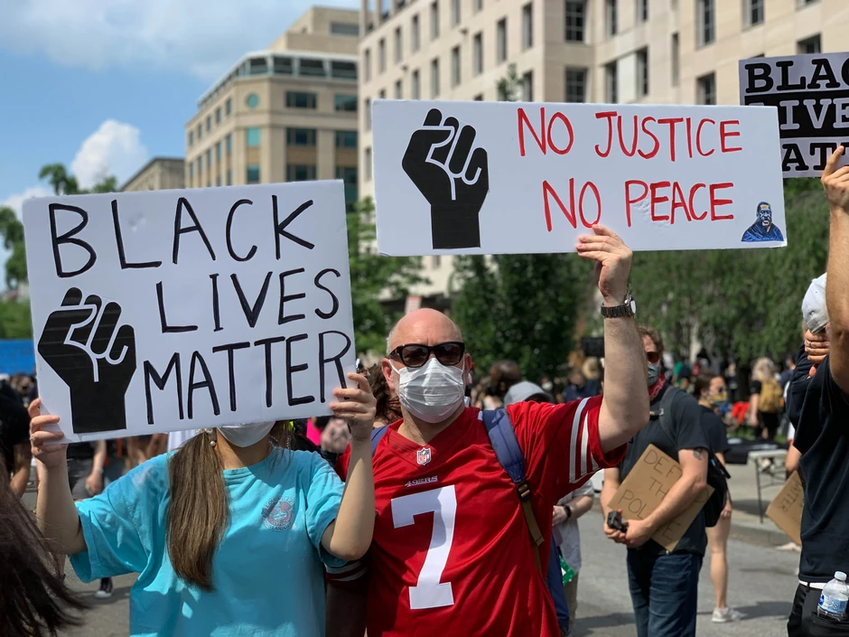 Tramp nije dobro reagovao ni na masovne proteste koji su zapalili Ameriku nakon smrti Džordža Flojda